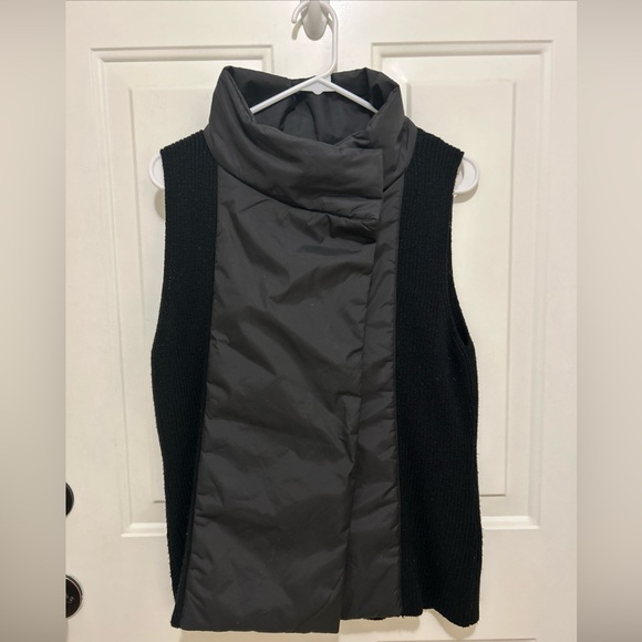 Eileen Fisher Black Sleeveless Merino Wool Puffer Vest SMALL - Picture 2 of 8